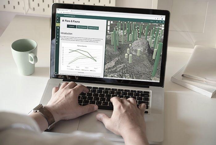 a person using AECOM PlanEngage software